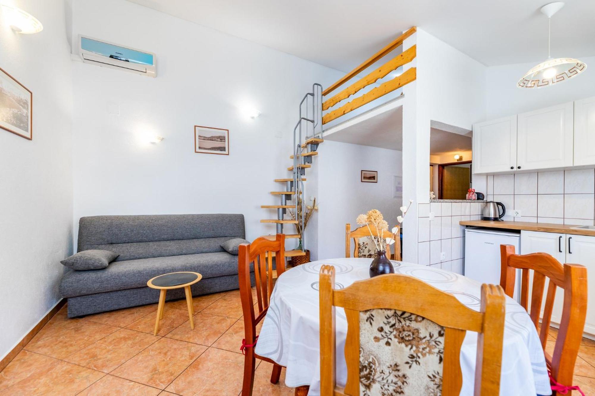 Apartments Mikulina 巴斯卡 外观 照片